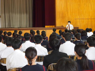 生徒会による学校紹介